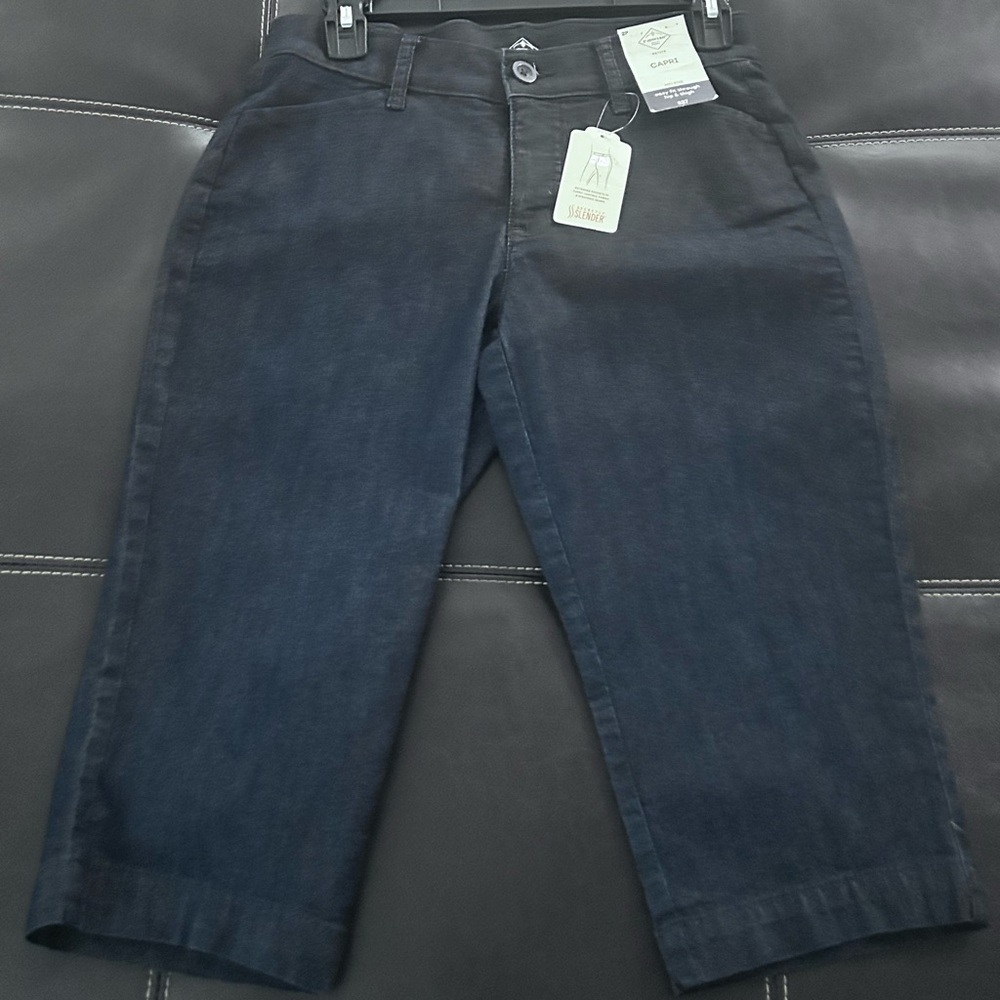 St John's Bay NWT $37 Stretchy Denim Capri Size 2P 29"X 17"